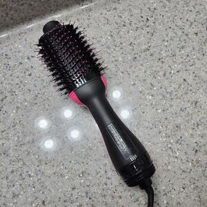 Revlon One Step Blow Dryer/styler